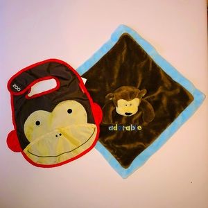 Baby bibs & mini blanket
